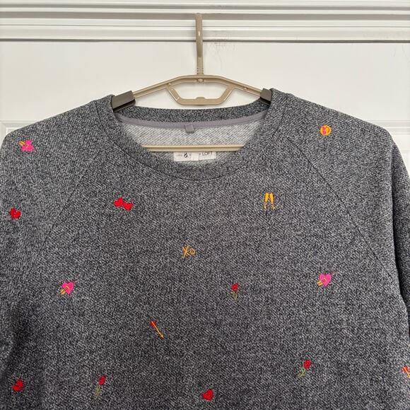 Lou & Grey Lou & Grey Heart Emoji Fleeceback Sweatshirt embroidered preppy twee - Picture 4 of 10